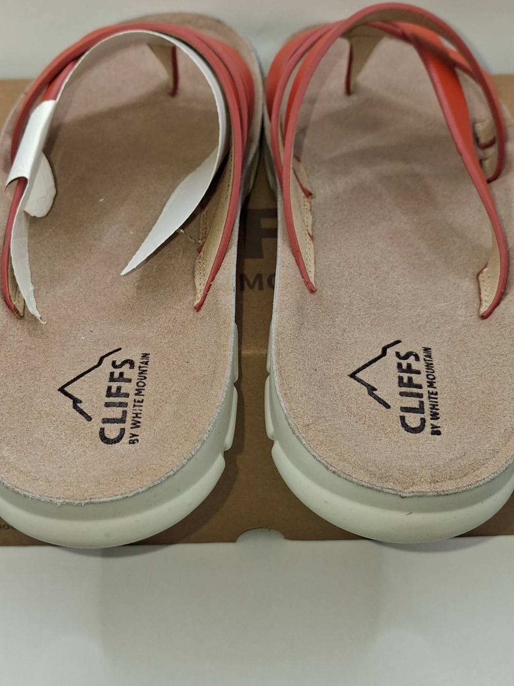 The White Mountain Bertina sandals in spice color, size 8, are a stylish slip-on - Picture 6 of 10